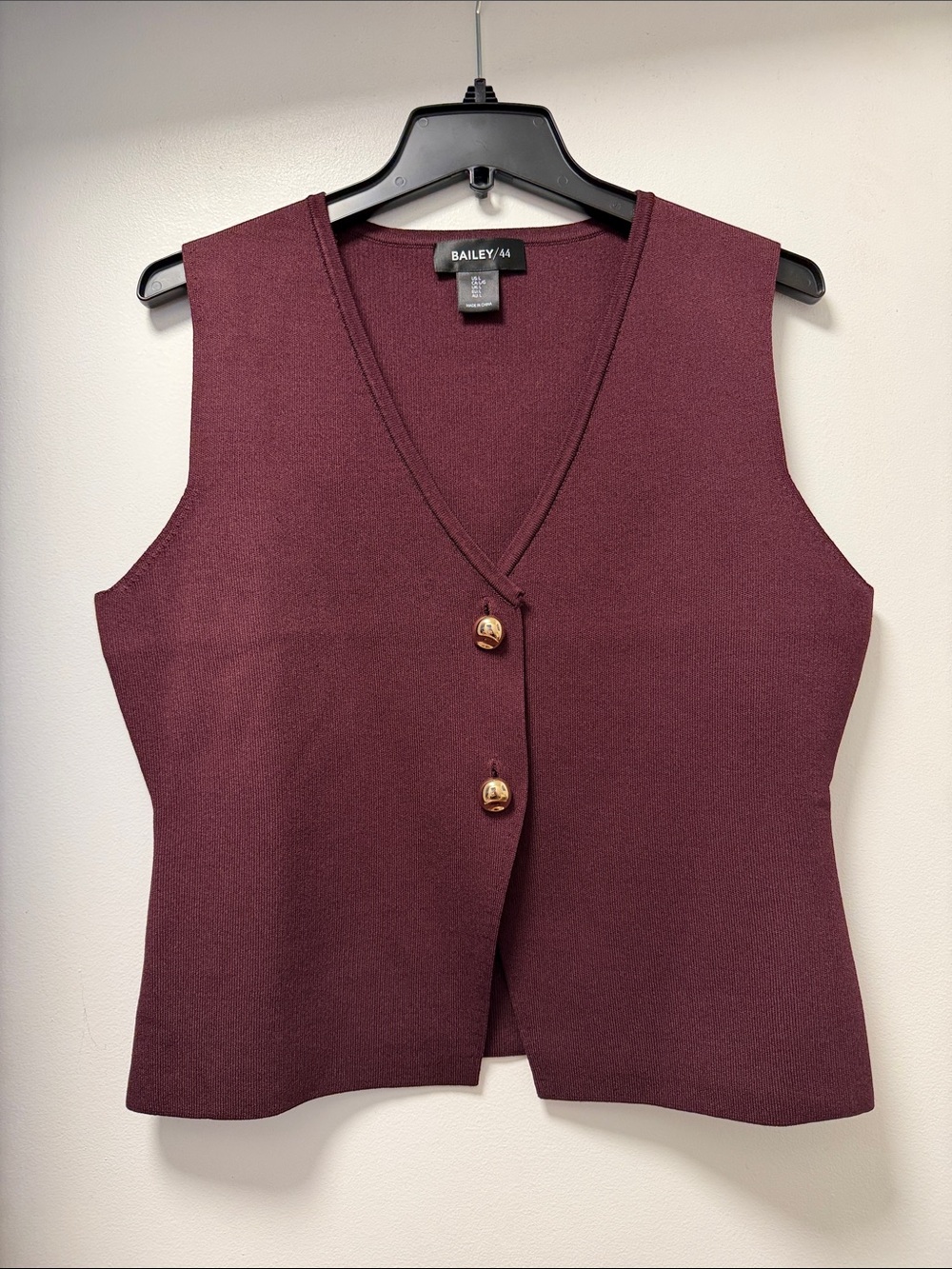 Bailey 44 Knit Vest Top Burgundy Wine Chunky Gold Button Tailored Waistcoat L